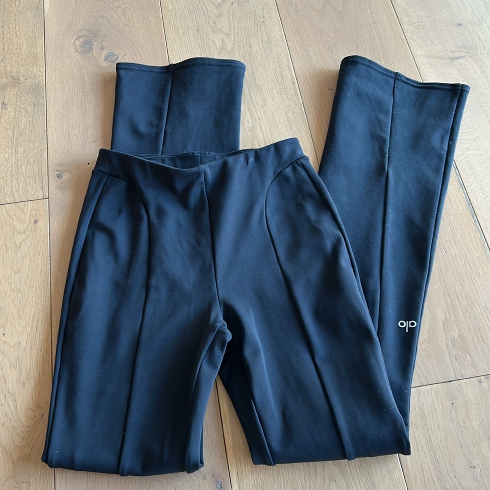 ALO Yoga Black Flared Pants - Picture 4 of 14